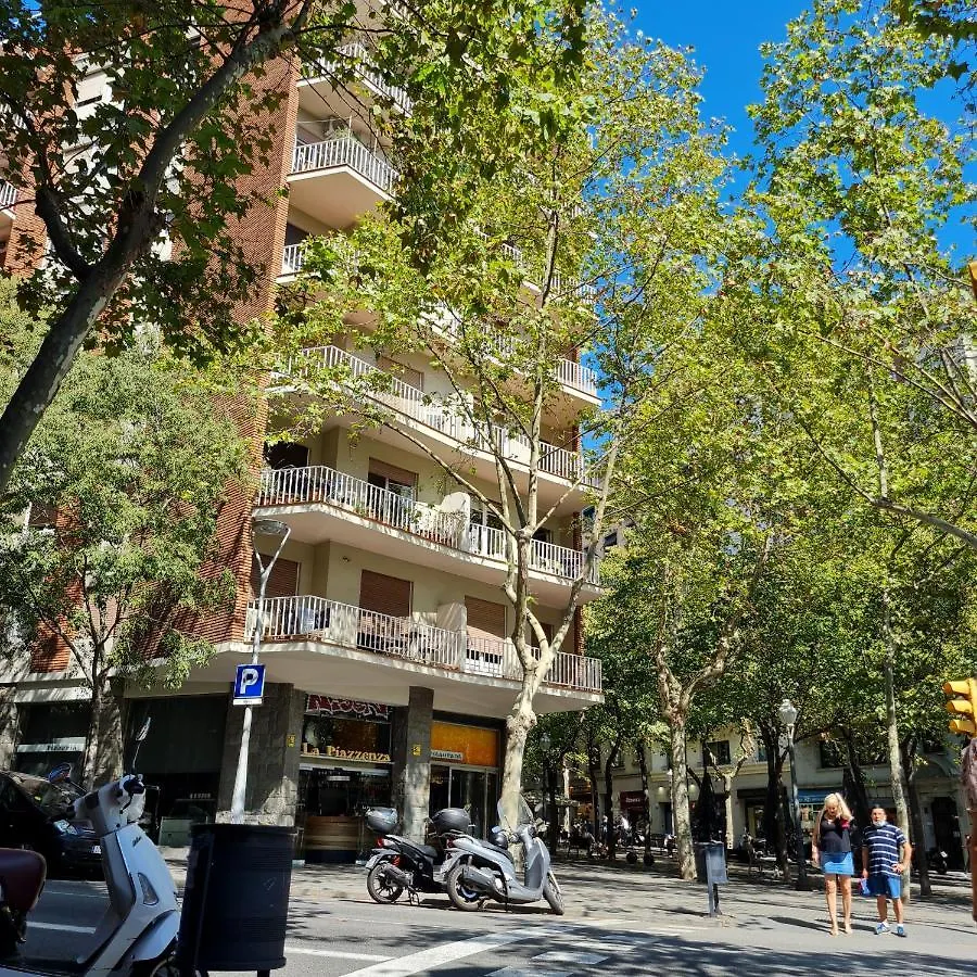 G74 Avenida Gaudi Nice 4 Bedrooms Apartment With Balcony- Sagrada Familia 巴塞罗那