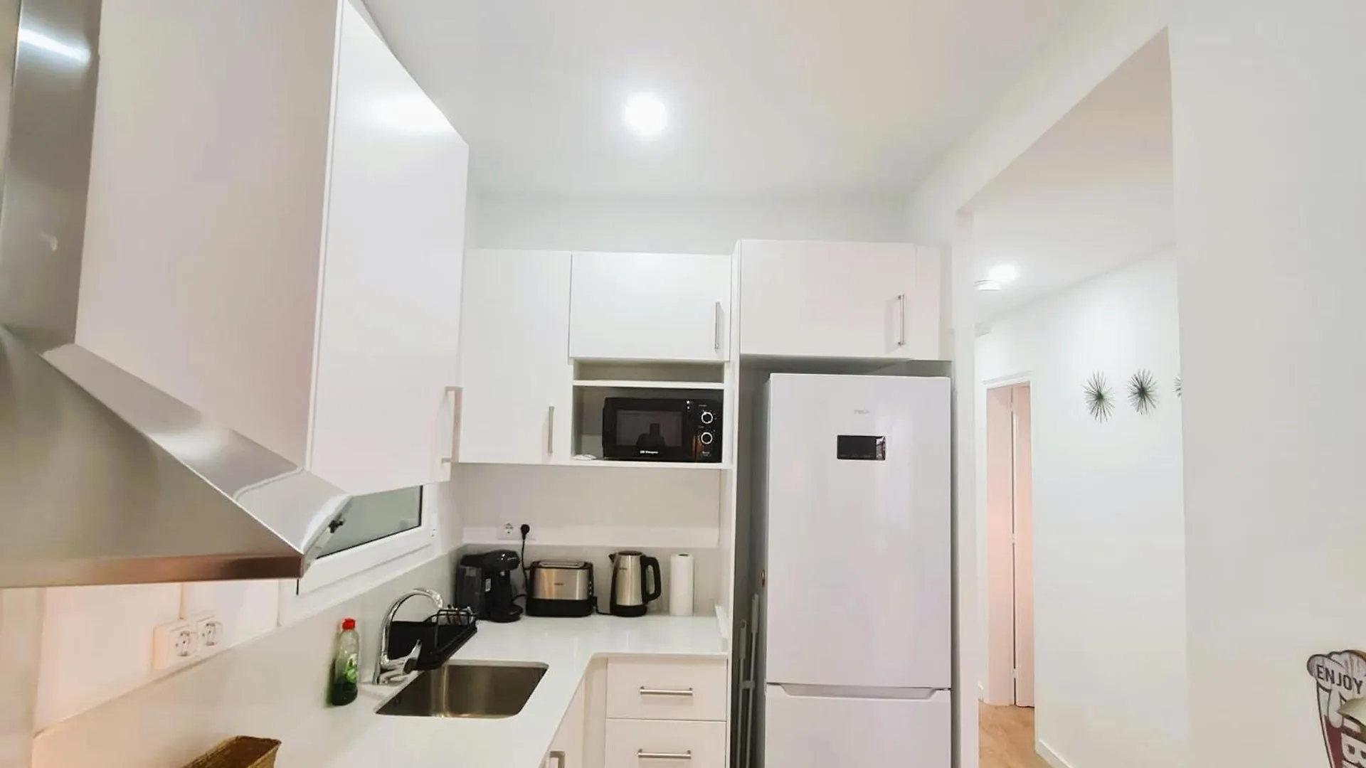 G74 Avenida Gaudi Nice 4 Bedrooms Apartment With Balcony- Sagrada Familia 巴塞罗那