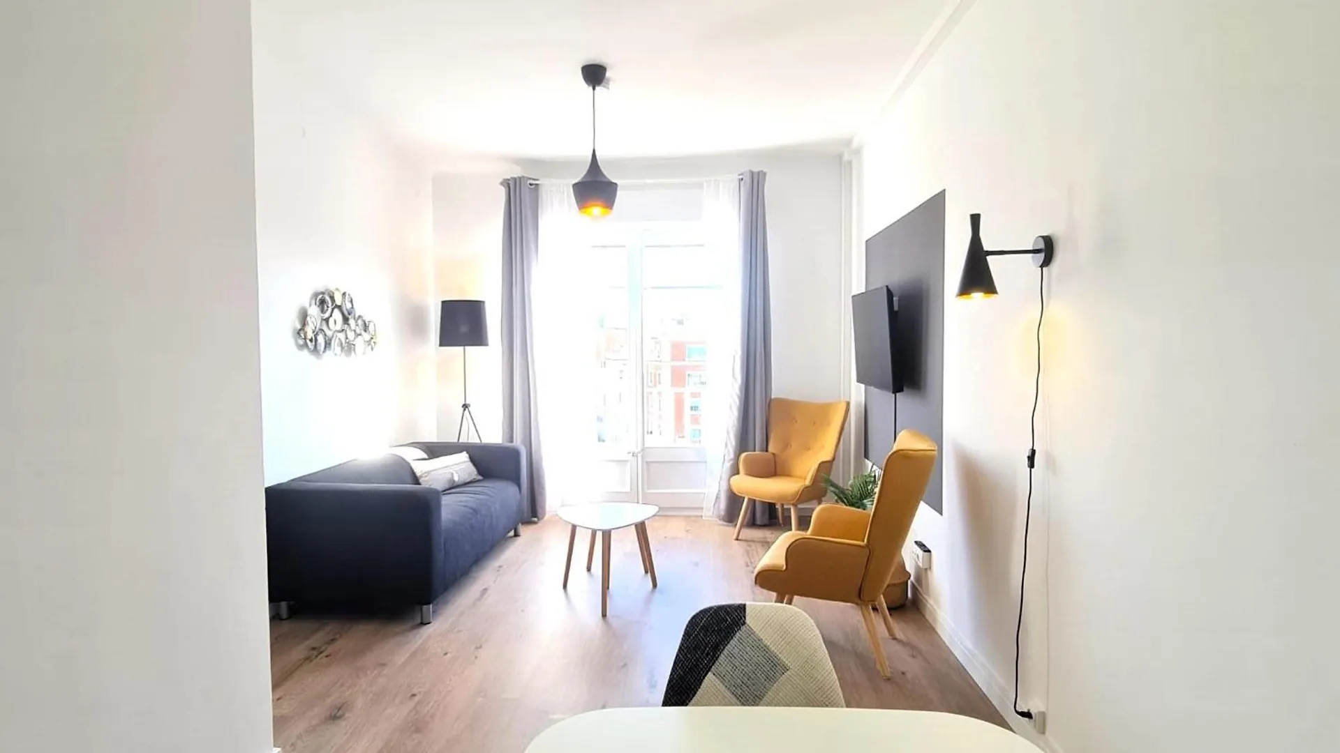 G74 Avenida Gaudi Nice 4 Bedrooms Apartment With Balcony- Sagrada Familia 巴塞罗那 0*,  西班牙
