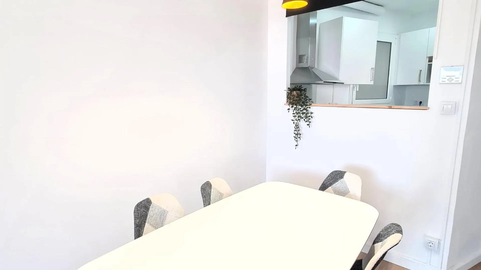 G74 Avenida Gaudi Nice 4 Bedrooms Apartment With Balcony- Sagrada Familia Barcelona