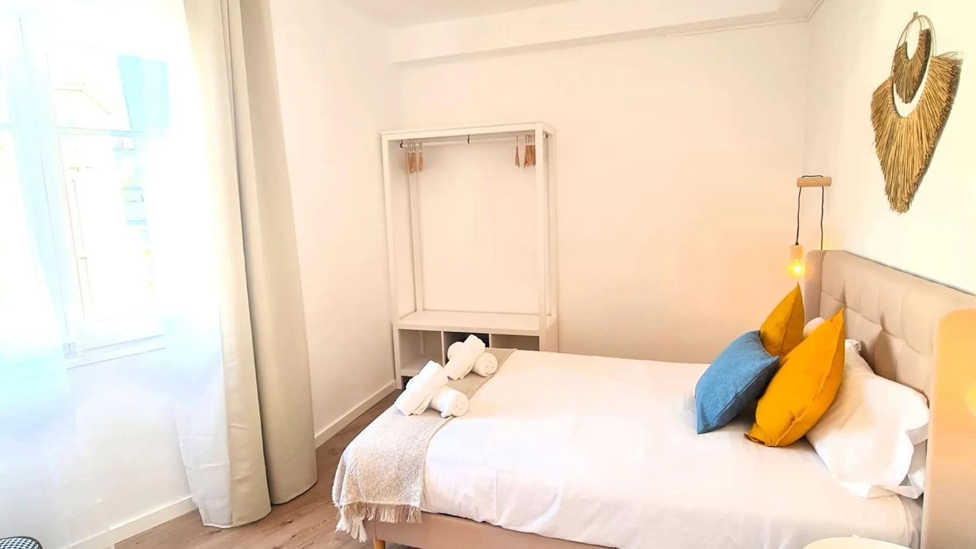 G74 Avenida Gaudi Nice 4 Bedrooms Apartment With Balcony- Sagrada Familia Barcelona Spain